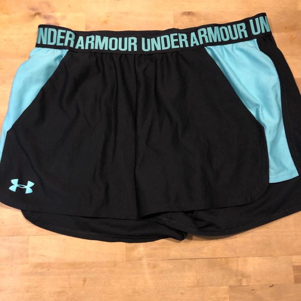 NWOT Under Armour shorts with pockets